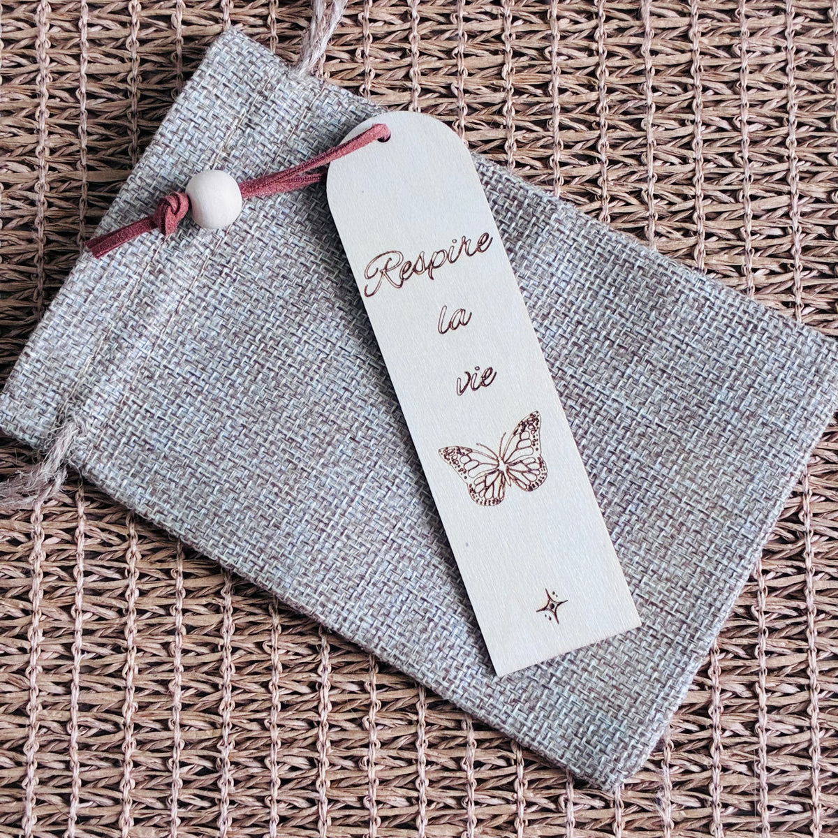 Marque-page personnalisé en bois "Collection Sérénité"