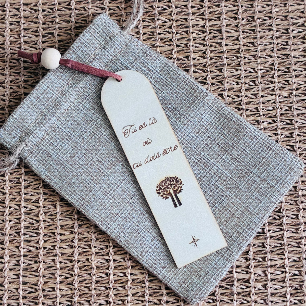 Marque-page personnalisé en bois "Collection Sérénité"