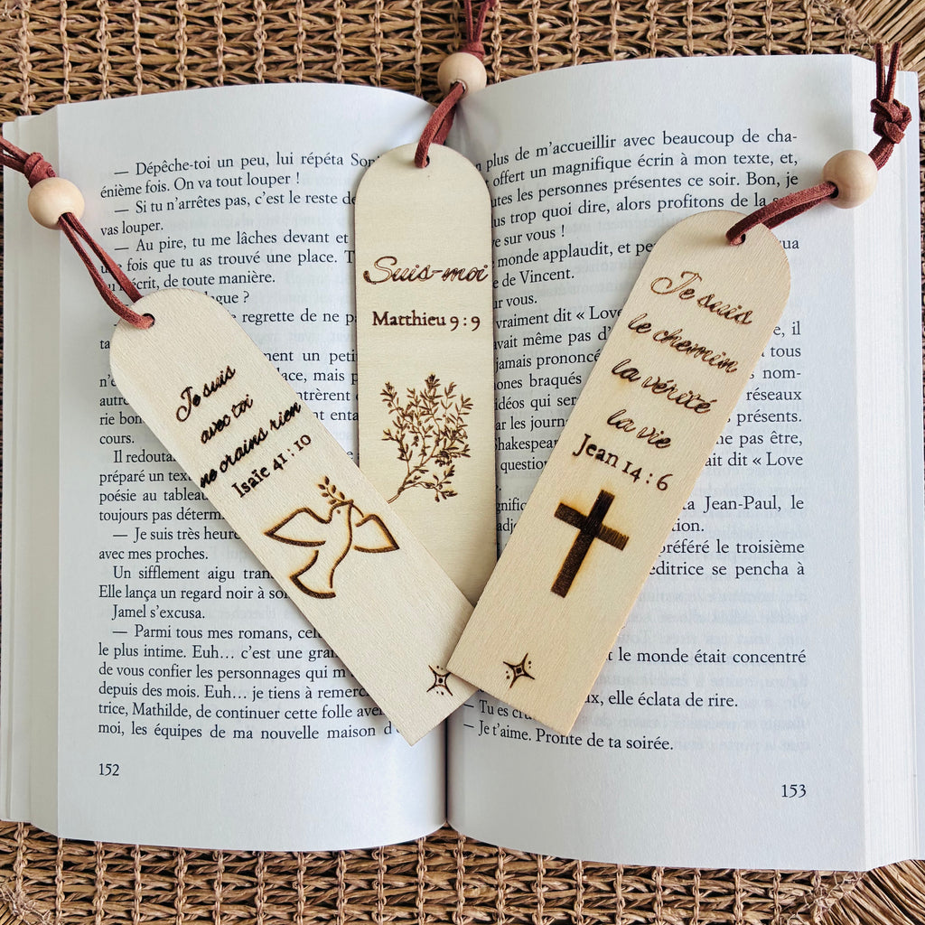 Marque-pages en bois personnalisé "Divine"