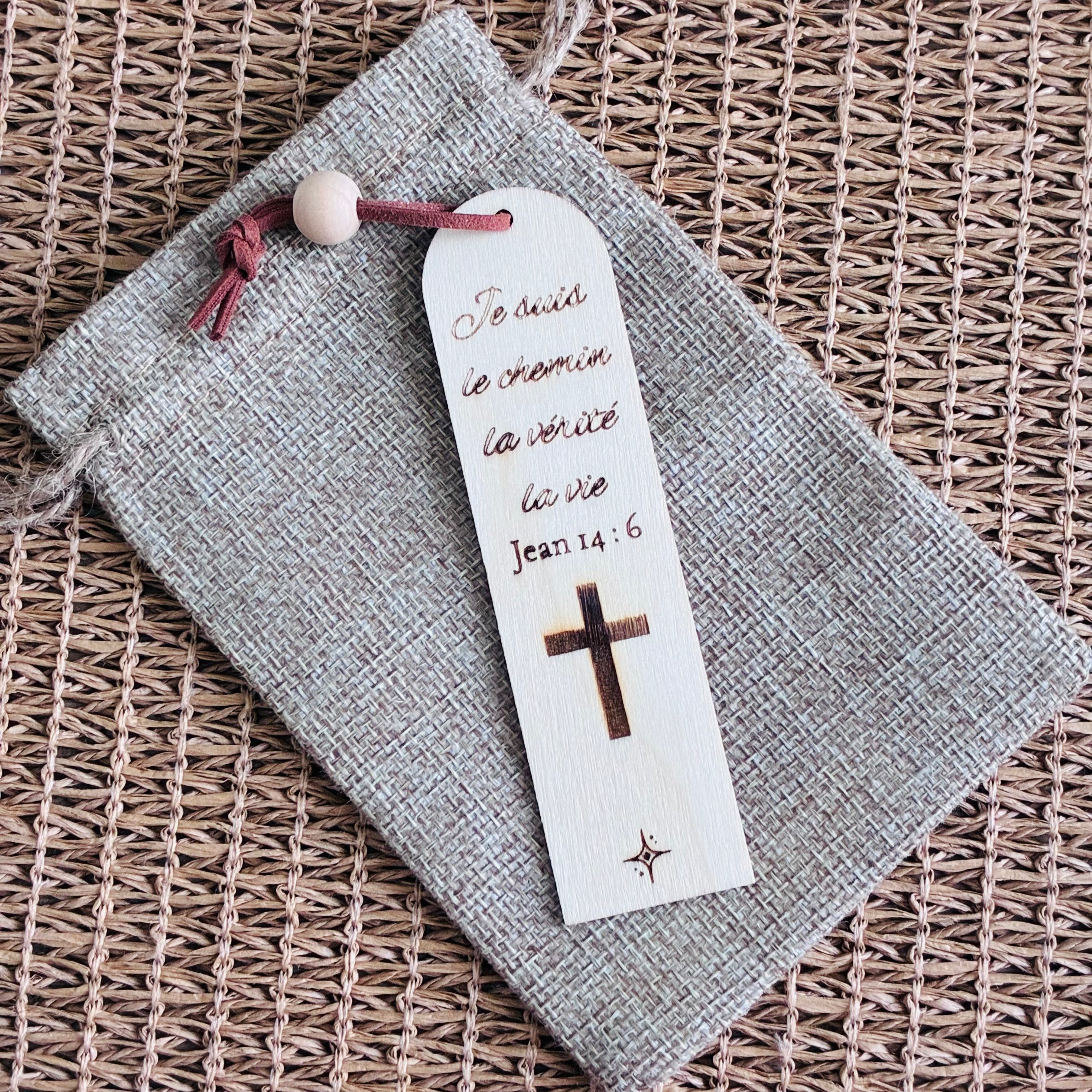 Marque-pages en bois personnalisé "Divine"